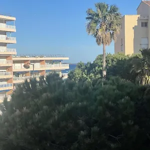 Joli Studio Les Pieds Dans L'eau Fréjus